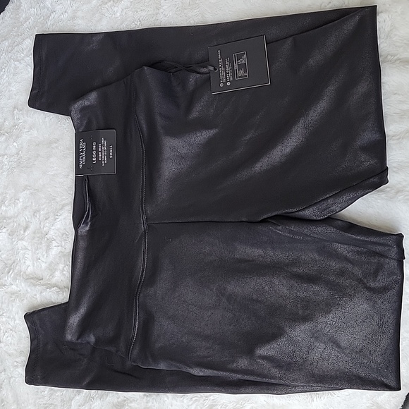 Simply Vera Vera Wang High Rise faux leather leggings - Picture 3 of 6